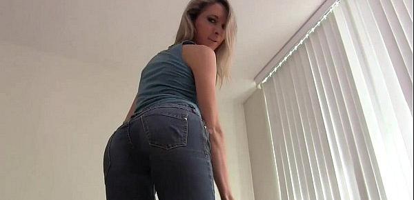  These ass hugger jeans will get your rock hard JOI